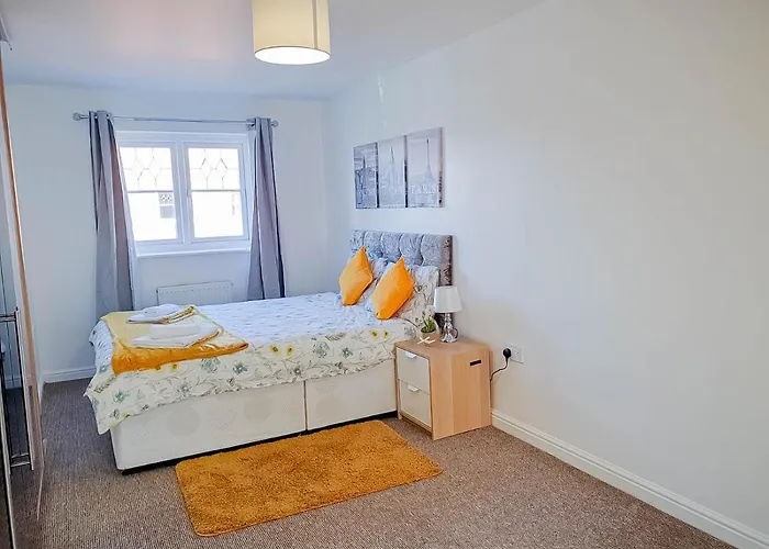 Airport Lounge - 3 Bed - 6 Persons * Manchester