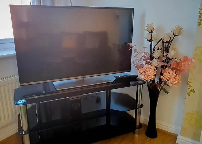 Airport Lounge - 3 Bed - 6 Persons