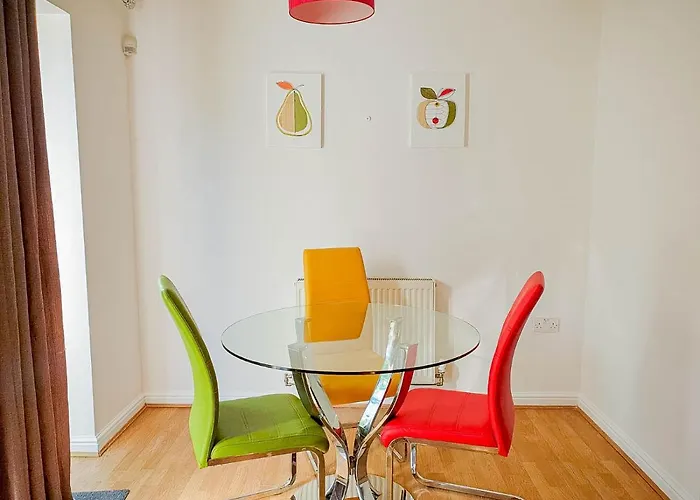 Airport Lounge - 3 Bed - 6 Persons *