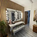 招待所 Hendham House - Near Etihad Stadium, Coop Live Arena, Ao Arena, Piccadilly Train Station & Centre 2*
