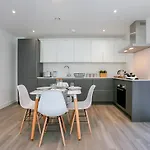 Hilltop Serviced Apartments- Northern Quarter شقة
