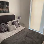 Apartment 1 Bedroom Lovely In Salford Quays Free Street Parking Subject To Availability