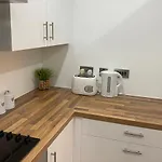 1 Bedroom Lovely In Salford Quays Free Street Parking Subject To Availability Apartment
