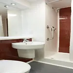 Travelodge Arena 3*