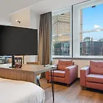 Roomzzz Victoria 4* Manchester