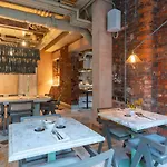 The Alan 4* Manchester