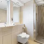 Roomzzz Victoria 4* Manchester