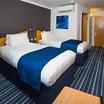 Express East By Ihg Hotel 3*