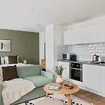 Cove Minshull Street 4*