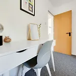 Pass The Keys Lovely 3 Bedroom Golf Club And Parking Holiday home Manchester