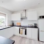 Pass The Keys Lovely 3 Bedroom Golf Club And Parking Holiday home