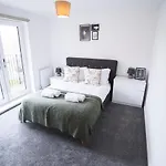 Centre 2-bed - New - Free Wi-fi - Манчестер