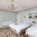 Beautiful 'mayfield' With Private Pool! * Manchester