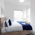 Spacious Comfortable House Close To Etihad+parking * Manchester