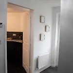 Bv Stylish Homely 3 Bedroom Close To Arena Hébergement de vacances *