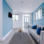 The Ecclesian - Upscale Near Trafford Centre & Eccles Train Station マンチェスター