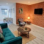 アパート The Ecclesian - Upscale Near Trafford Centre & Eccles Train Station *