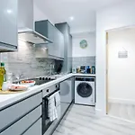 The Ecclesian - Upscale Near Trafford Centre & Eccles Train Station マンチェスター
