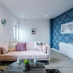 アパート The Ecclesian - Upscale Near Trafford Centre & Eccles Train Station *