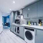 The Ecclesian - Upscale Near Trafford Centre & Eccles Train Station *