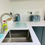Apartmán Modern One Bedroom Near Old Trafford Stadium