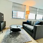 Modern One Bedroom Near Old Trafford Stadium