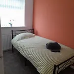 Dom wakacyjny Entire 2 Bedroom House -