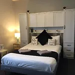 Guest house Queens