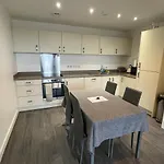 Balcony Marina With Skyline Views - Free Secure Parking Manchester