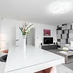 Ferienhaus 4 Bedroom, 3 Bathroom Walking Distance To Centre Manchester