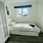 Allenby Walk Private In A 4 Bed Shared House Manchester