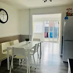 Ubytování v soukromí Allenby Walk Private In A 4 Bed Shared House *