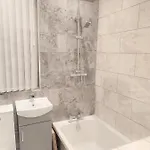 Newly Refurbished 2- Bed Stylish Manchester