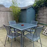 2 Bedroom House With Garden Feriehus