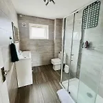 Ubytování v soukromí Allenby Walk Private In A 4 Bed Shared House *