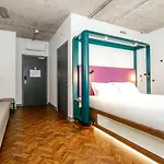 Hotel Yotel Deansgate 4*