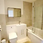 Modern Flat -walk To Deansgate & Old Trafford - Pass The Keys