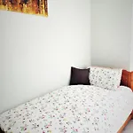 Newly Refurbished 2- Bed Stylish
