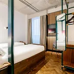 Yotel Deansgate 4*