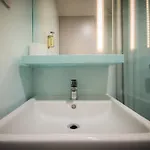 Easyhotel Hotel 2*