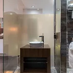Aparthotel Roomzzz 4*