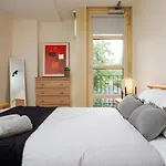 Brimmond Homes - Nr To Univ, Hospitals, O2 Apollo, Plab & 7 Mins To Centre - Stylish, Modern & Secure 2 Bed, 2 Bath With Allocated Free Parking Daire *