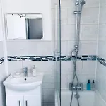 Elsham Gardens - Shared Facilities *