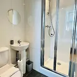 Appartamento Bright And Spacious 2 Bed Apt - Sleeps Up To 6 *