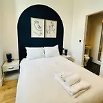 Bright And Spacious 2 Bed Apt - Sleeps Up To 6 * Manchester