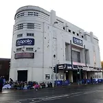 Royal At Coop Live Etihad, Sports לינה וארוחת בוקר
