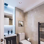 Hébergement de vacances Luxurious 3 Bed Home, Free Parking