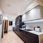 Luxurious 3 Bed Home, Free Parking Manchester