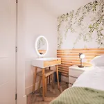 Hébergement de vacances Luxurious 3 Bed Home, Free Parking