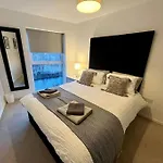 Etihad Fc 2br With Water View Apartmán Manchester